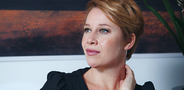 Linzi Hateley to join Brian Conley in Barnum tour