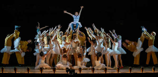 Billy Elliot screening tops UK box office