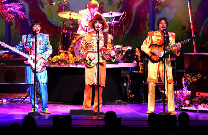 LetItBeSergeantPepperCreditDav