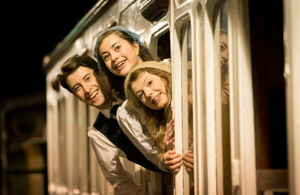 The Railway Children extends into 2017