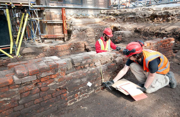 'Original' Romeo and Juliet props found at Curtain Theatre site