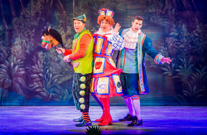 Snow White And The Seven Dwarfs Review Devonshire Park Theatre Eastbourne 2016 