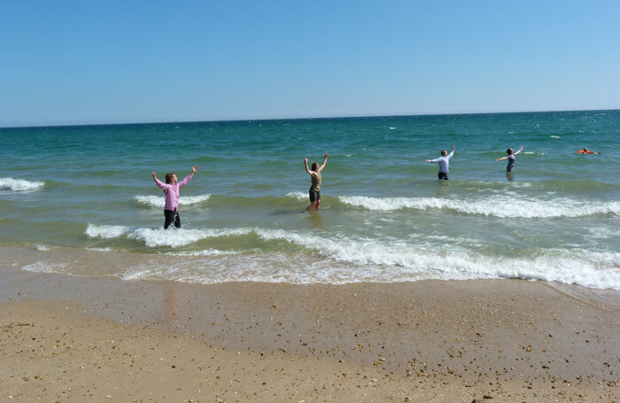 Shoreline by Simon Birch Dance presented at Bournemouth at PDSW summer festival 2017 Shoreline by Simon Birch Dance presented at Bournemouth at PDSW summer festival 2017