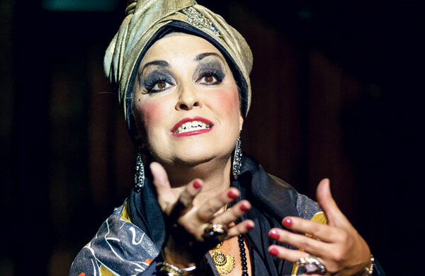 SUNSETBOULEVARD2RiaJonesNormaD