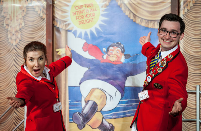 MikronRedcoatsLynandBarryplaye