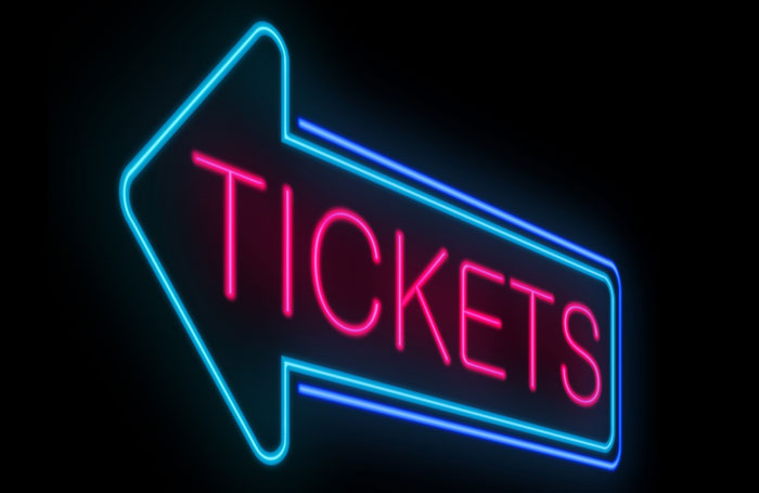 tickettoutssam72shutterstockjp