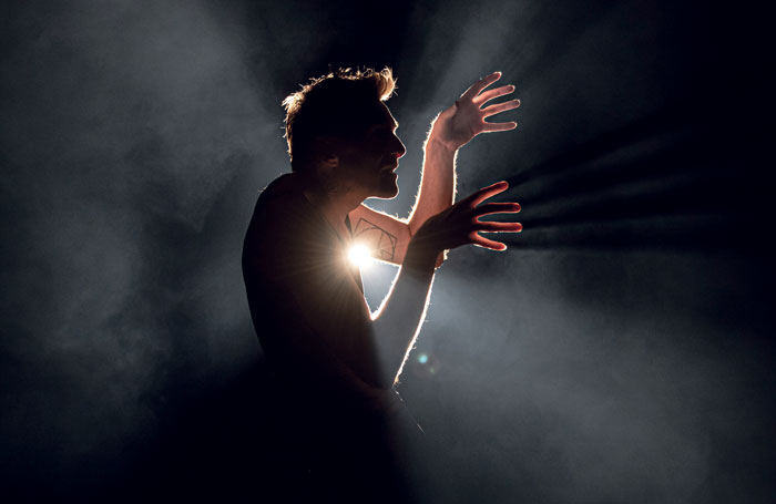 TrygveWakenshawOnlyBones0118jp