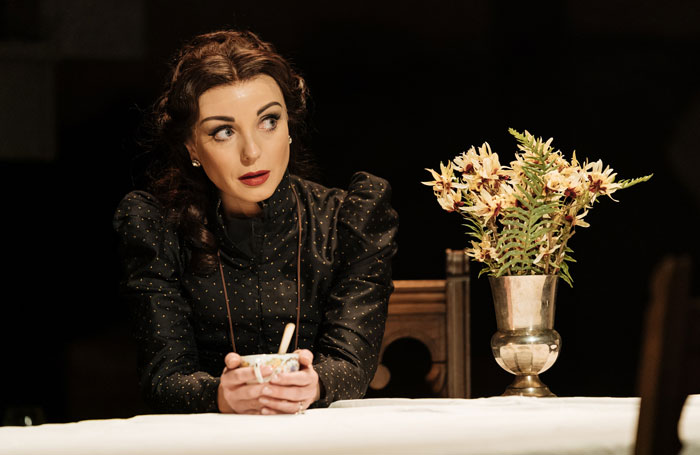 HelenGeorgeinMyCousinRachelUKT