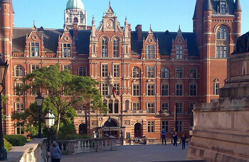 Royal College of Music in &pound;125k court battle over actor injury claims