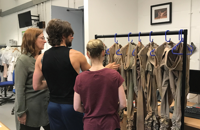 Costumemeetingwithchoreographe