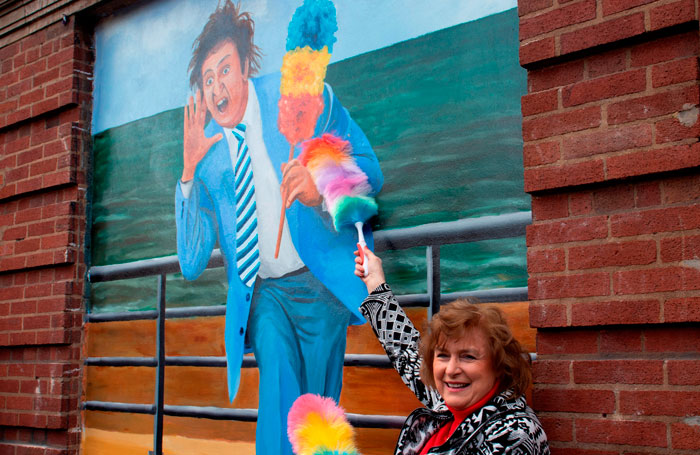 KenDoddMuralUnveiling5LadyAnne