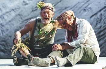 3.-Ian-McKellen-as-Lear-Danny-Webb-as-Gloucester-in-Chichester-Festival-Theatres-KING-LEAR-Photo-Manuel-Harlan-222 (1).jpg