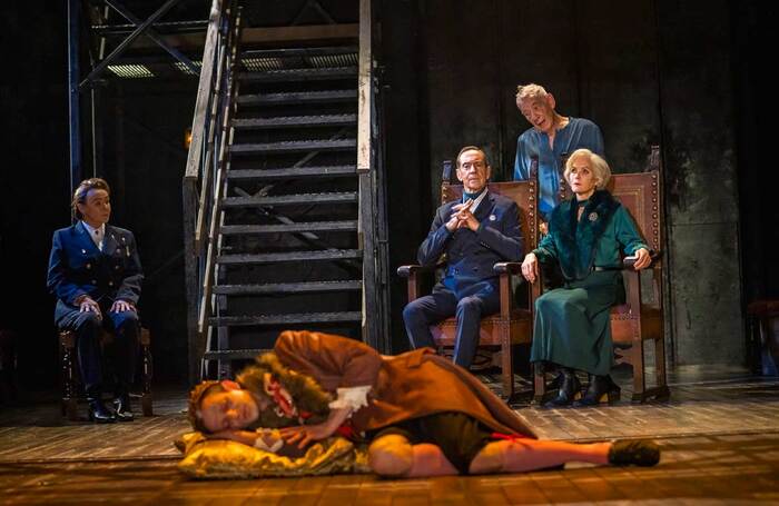 Hamlet Starring Ian Mckellen At Theatre Royal Windsor – Review Round-up