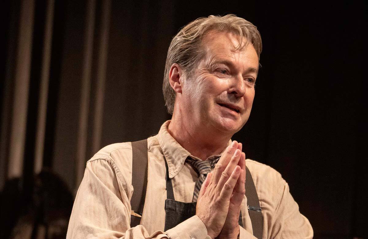 Review The Dresser at Theatre Royal Bath 'Julian Clary and Matthew