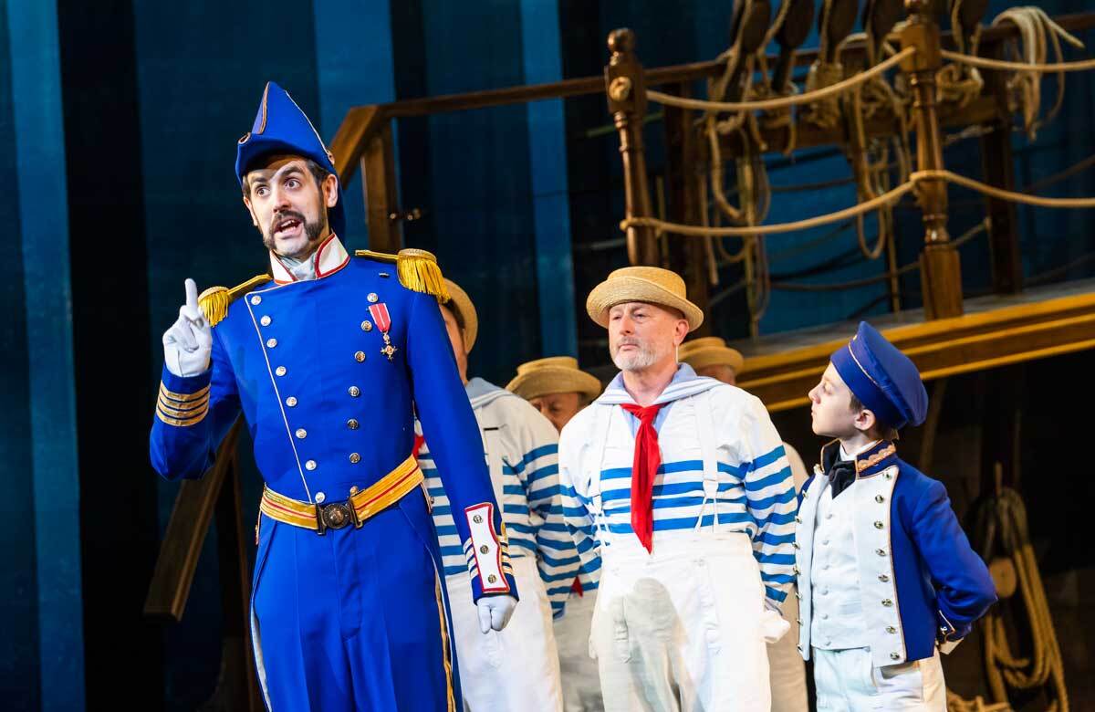 Review: HMS Pinafore, ENO, London Coliseum – ‘Les Dennis gives good value’