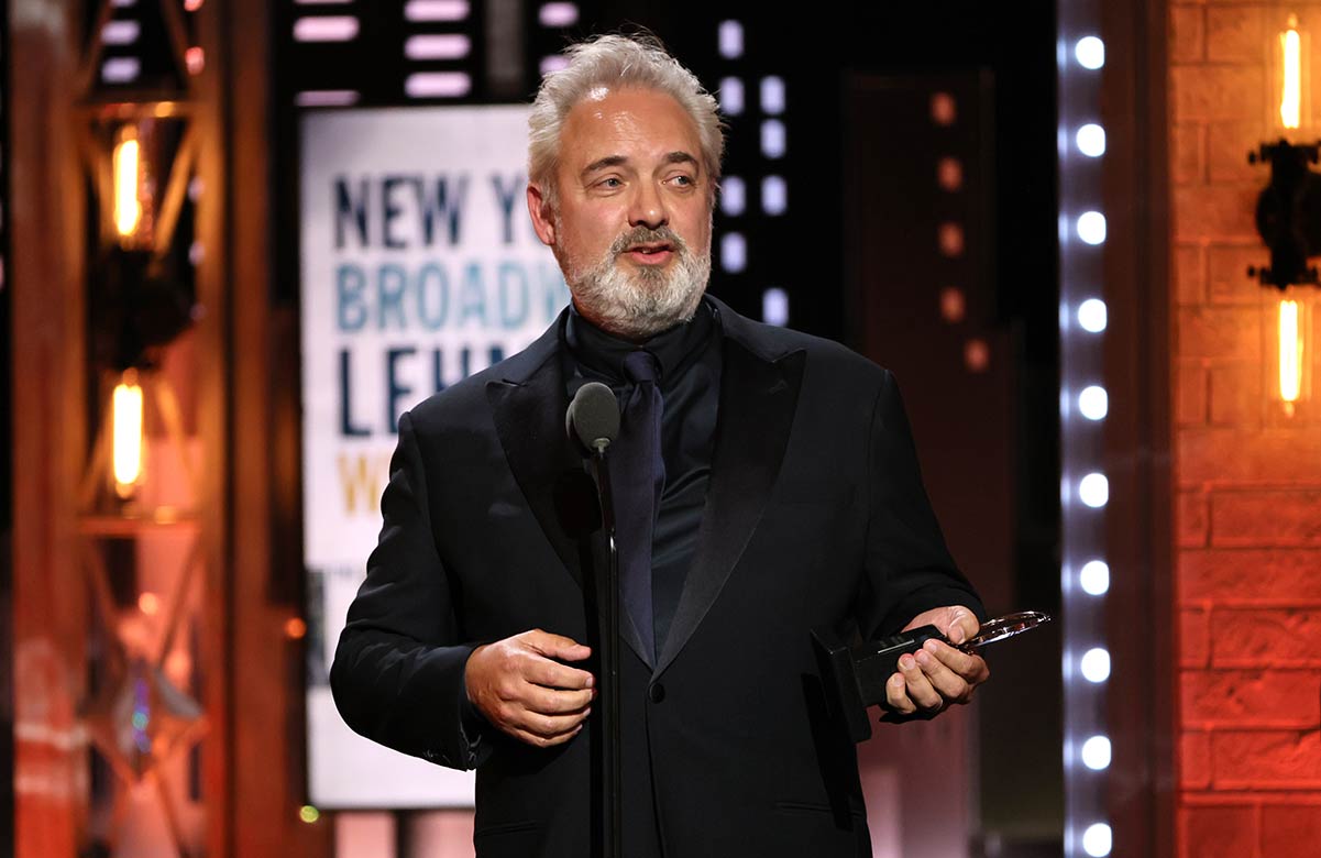 Sam Mendes accepts the award for best direction of a play for The Lehman Trilogy at the 2022 Tony Awards. Photo: Theo Wargo/Getty Images