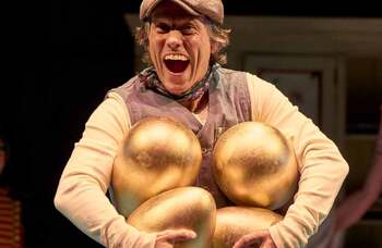 John Bishop in Mother Goose at Theatre Royal Brighton. Photo: Manuel Harlan