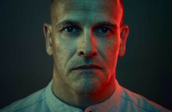 Jonny Lee Miller. A Mirror.