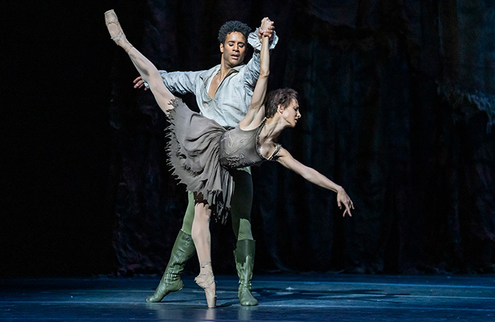 Marcelino Samb&eacute; and Francesca Hayward in Royal Ballet's Manon at the Royal Opera House, London. Photo: Tristram Kenton