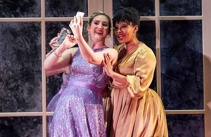 Samantha Hankey and Golda Schultz in Cosi Fan Tutte at the Royal Opera House, London. Photo: Tristram Kenton