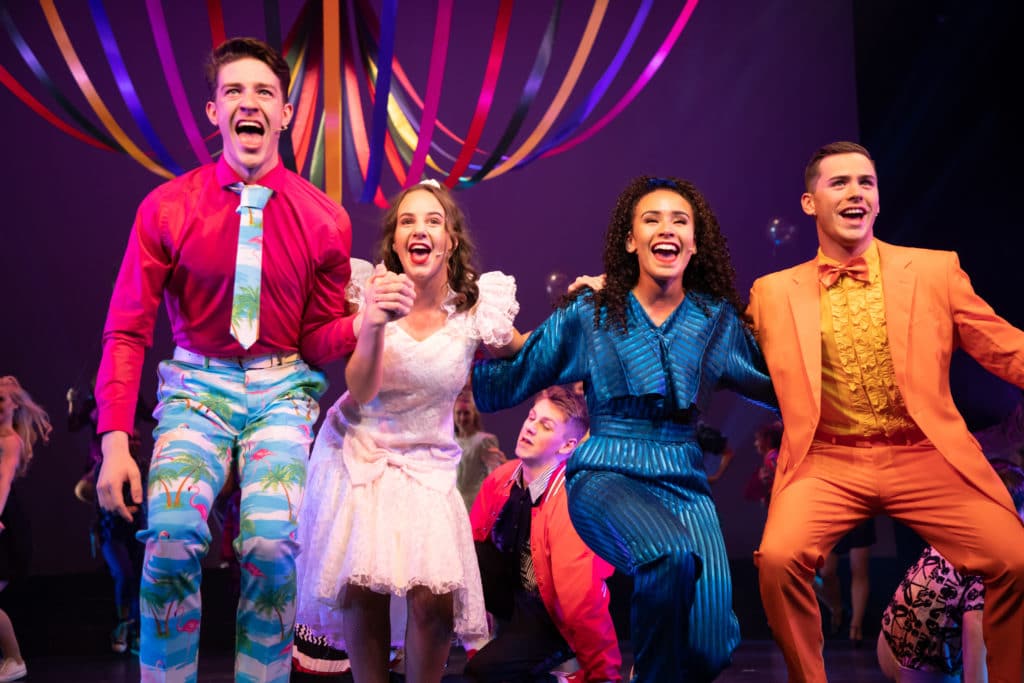 performers-singing-group-colourful-1024x683.jpg