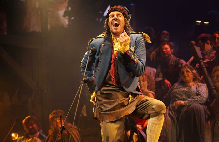 Gavin Lee in the arena tour of Les Mis&eacute;rables (2024). Photo: Danny Kaan