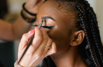 Theatre under pressure to include 'diversity standards' for hair and make-up in contracts