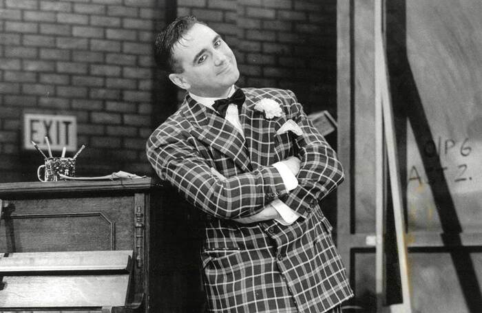 Tony Slattery in Radio Times at the Queen’s Theatre, London (1992). Photo: Tristram Kenton