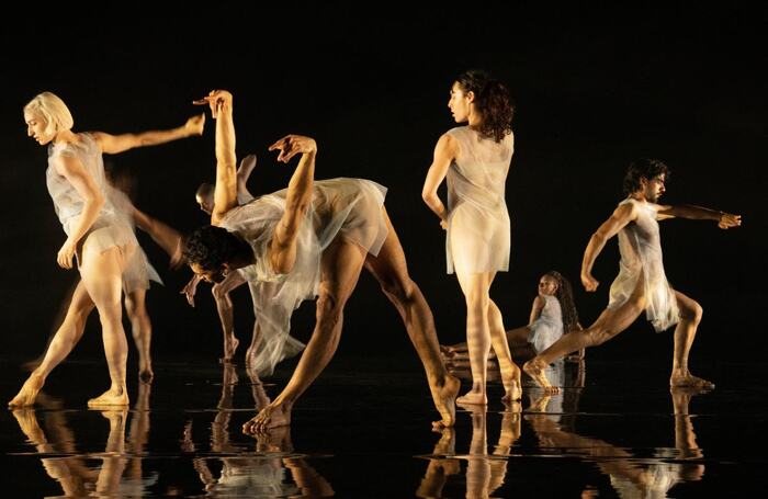 Company Wayne McGregor's Deepstaria at Sadler's Wells, London. Photo: Ravi Deepres