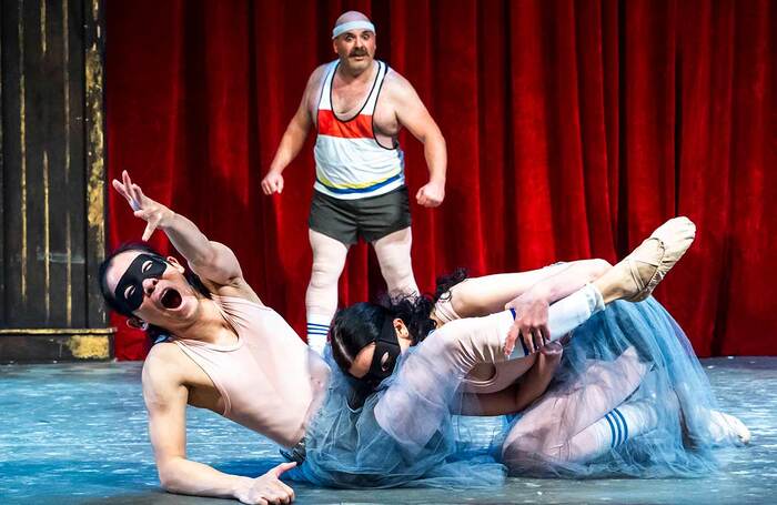 Ilan Bachrach (behind) in Nature Theater of Oklahoma: No President at the Queen Elizabeth Hall, London (2025). Photo: Tristram Kenton