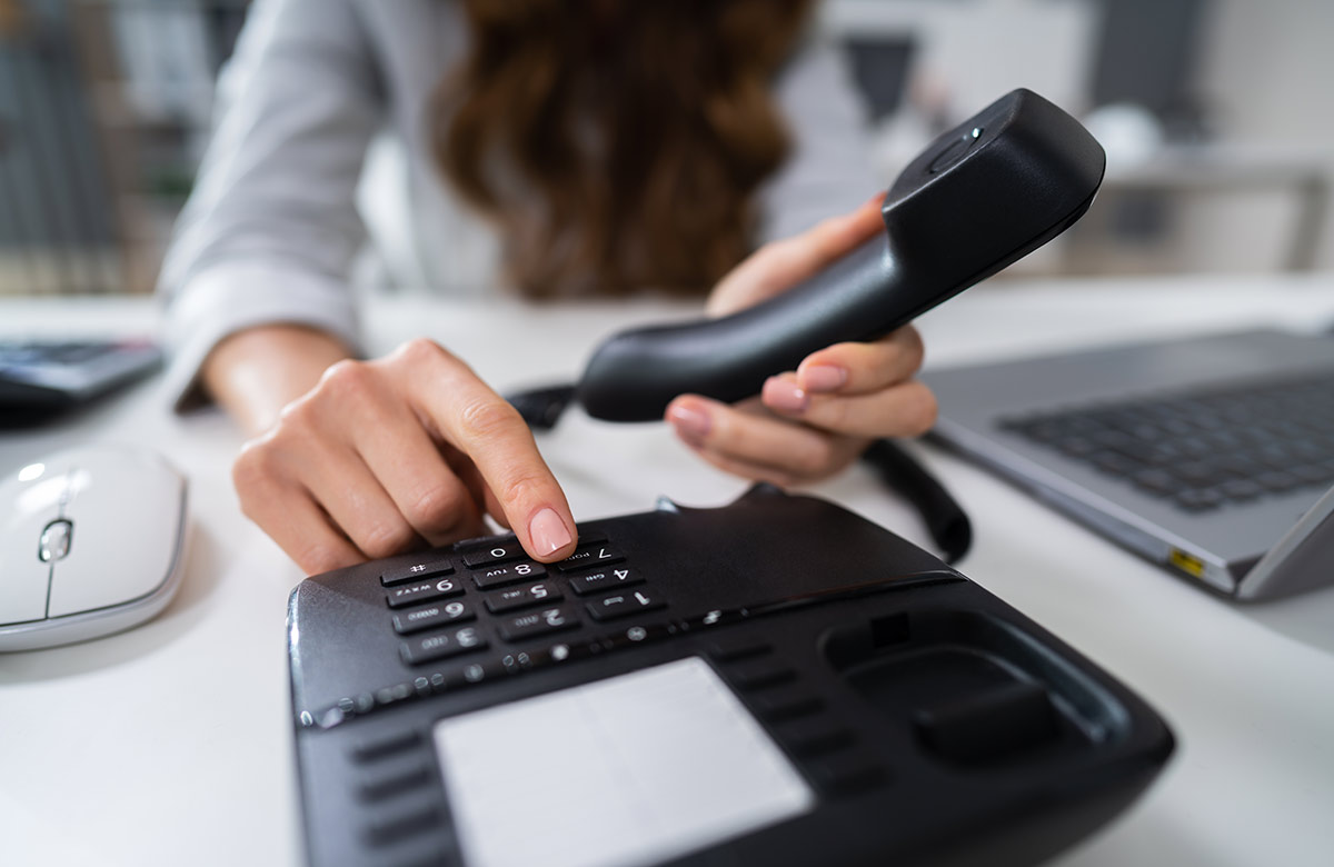 When is it the right time for an agent to start making calls? Photo: Shutterstock