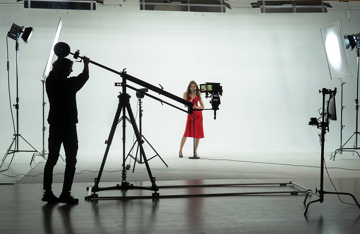 Actors need resilience to keep focused under studio lights – even in a heatwave. Photo: Shutterstock Actors need resilience to keep focused under studio lights – even in a heatwave. Photo: Shutterstock