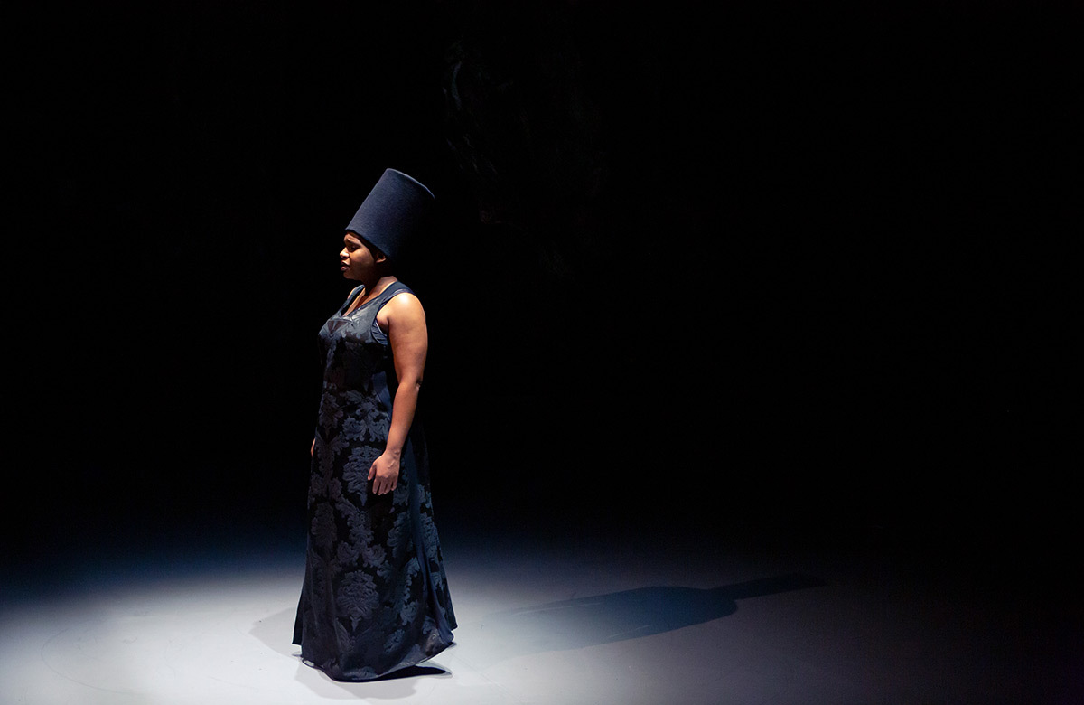 Tutu Puoane in Mimi’s Shebeen by Alesandra Seutin and KVS at Sadler’s Wells East, London. Photo: Danny Willems Tutu Puoane in Mimi’s Shebeen by Alesandra Seutin and KVS at Sadler’s Wells East, London. Photo: Danny Willems