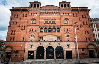 Clapham Grand celebrates 125th anniversary with variety show