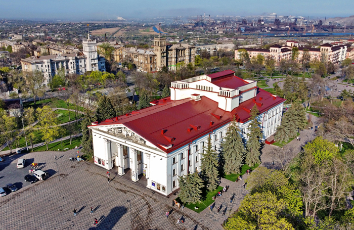 The Mariupol theatre is to reopen.