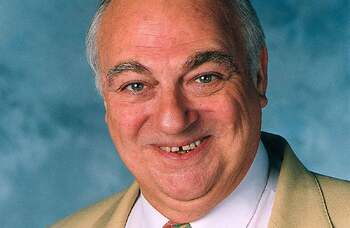 Roy Hudd statue set to be built outside Theatre Royal Bury St Edmunds
