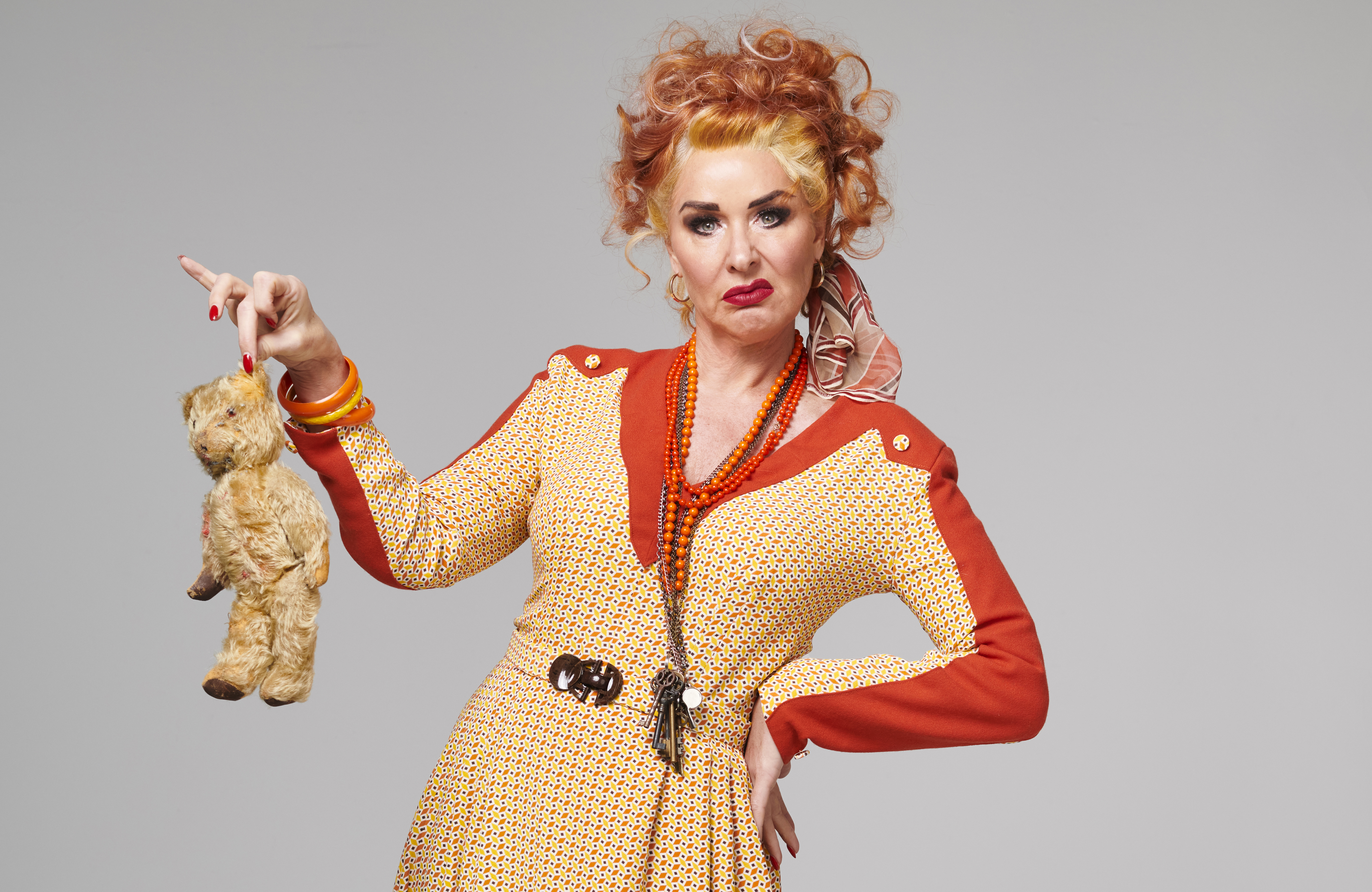 Claire Sweeney to play Miss Hannigan in Annie tour