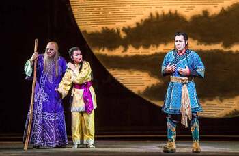 Royal Opera leader steps in mid-show after tenor falls ill