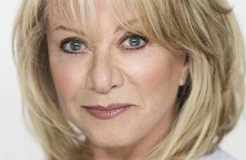 Elaine Paige to receive special award at Oliviers
