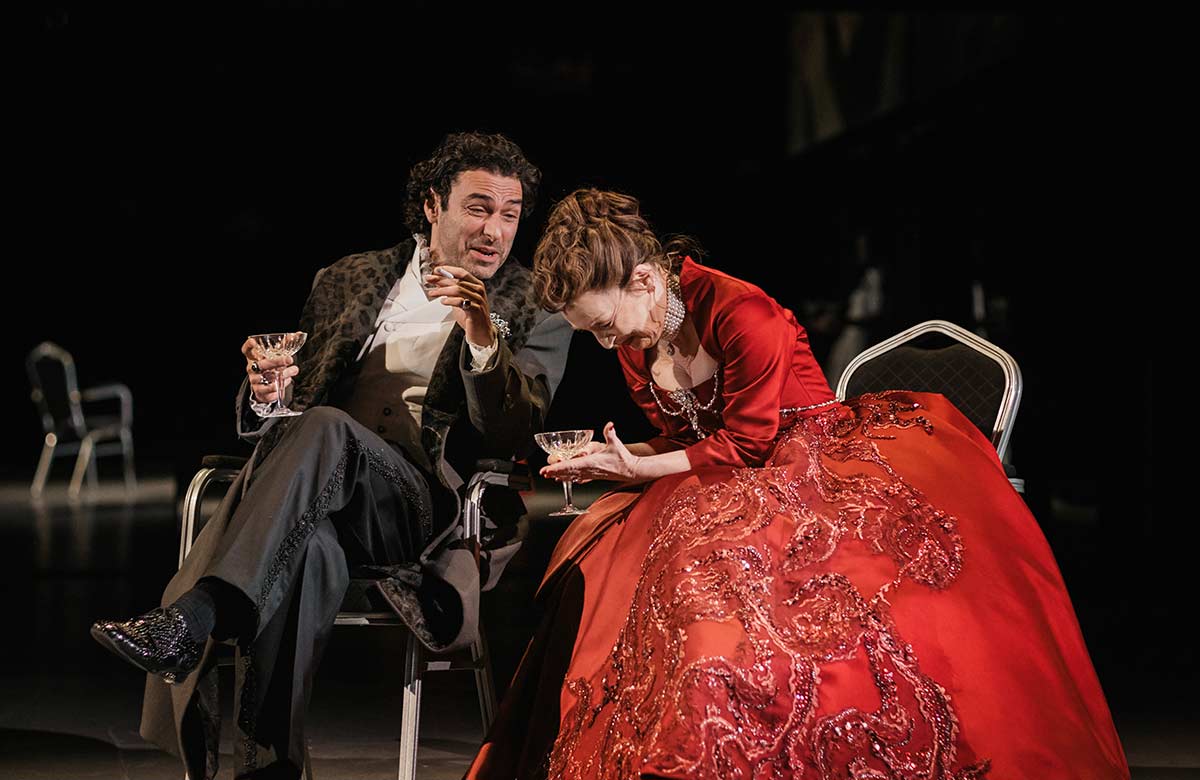 Aidan Turner and Lesley Manville in Les Liaisons Dangereuses at the Lyttelton Theatre, National Theatre, London. Photo: Sarah Lee
