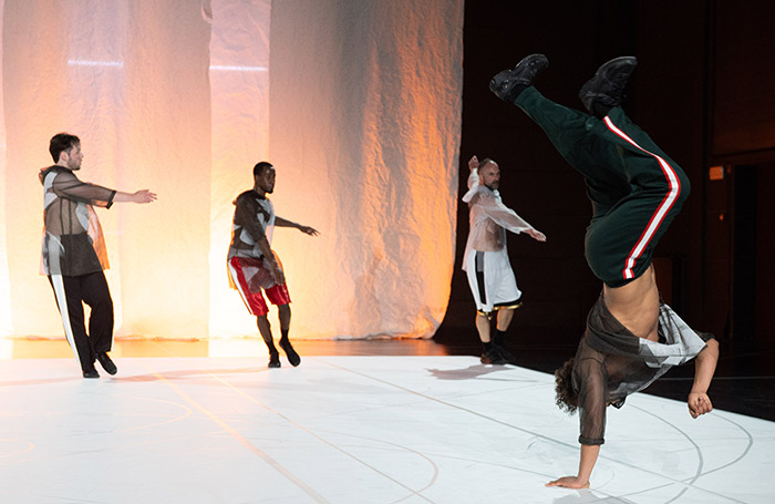 A scene from Rosas: Il Cimento dell&rsquo;Armonia e dell&rsquo;Inventione. Photo: Anne Van Aerschot