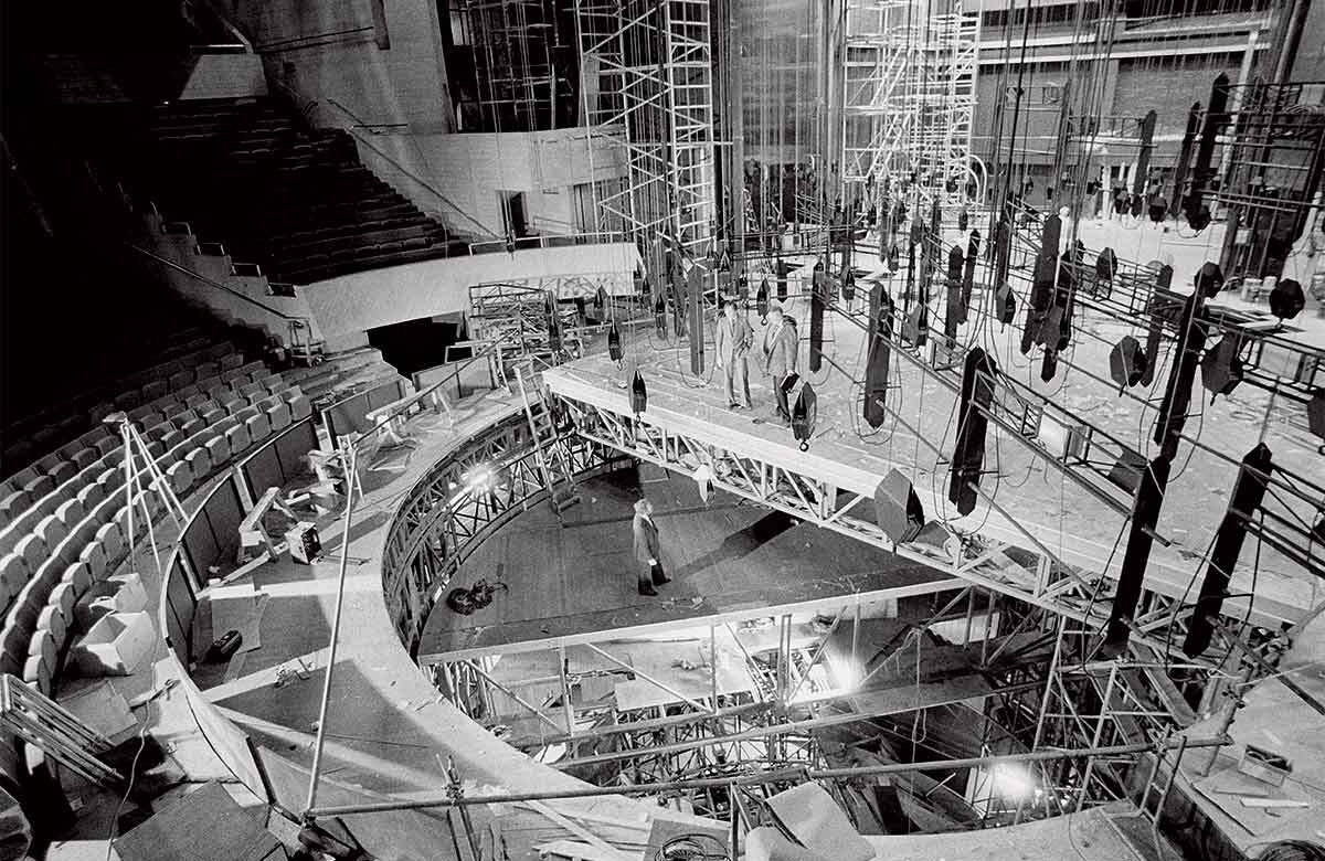 Looking back to 1988: the National Theatre&rsquo;s drum revolve finally makes its debut