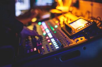 Stage managers decry &lsquo;unfair&rsquo; expectation to take on more work due to cost cuts