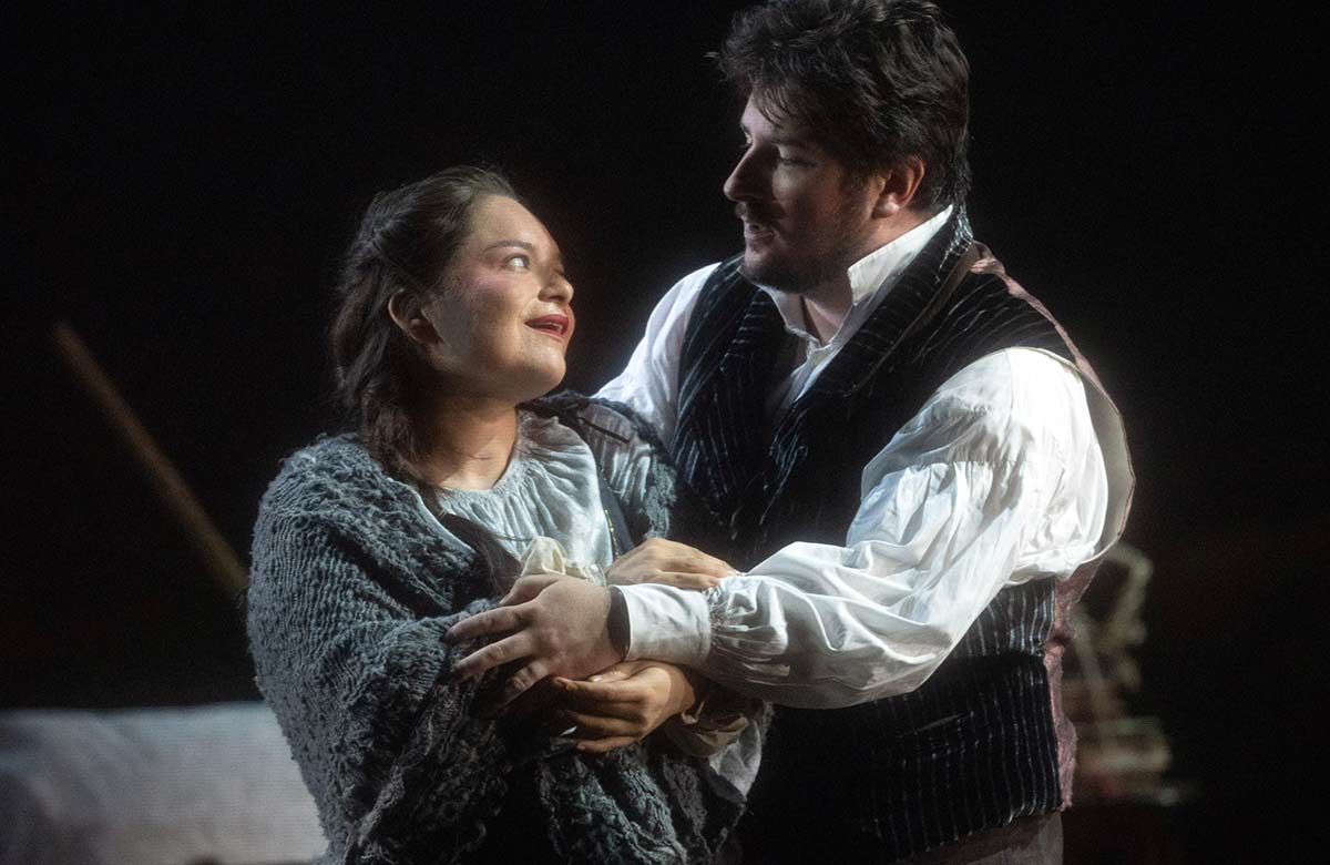 Isabela D&iacute;az and Luke Norvell in La Boh&egrave;me at the Grange, Alresford. Photo: Richard Hubert Smith