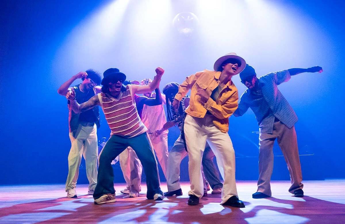 The company of The Ruggeds and Ghetto Funk Collective: Groove at the Queen Elizabeth Hall, Southbank Centre, London. Photo: Sjoerd Derine