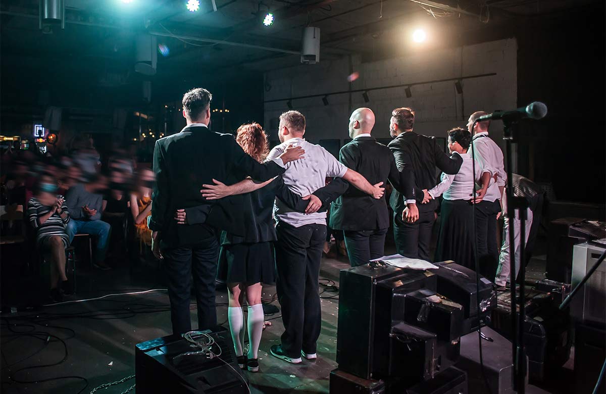 Pause for applause: Are British curtain calls too brief?