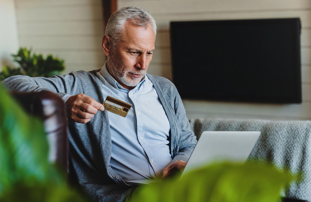A customer buys a ticket online. Photo: Shutterstock