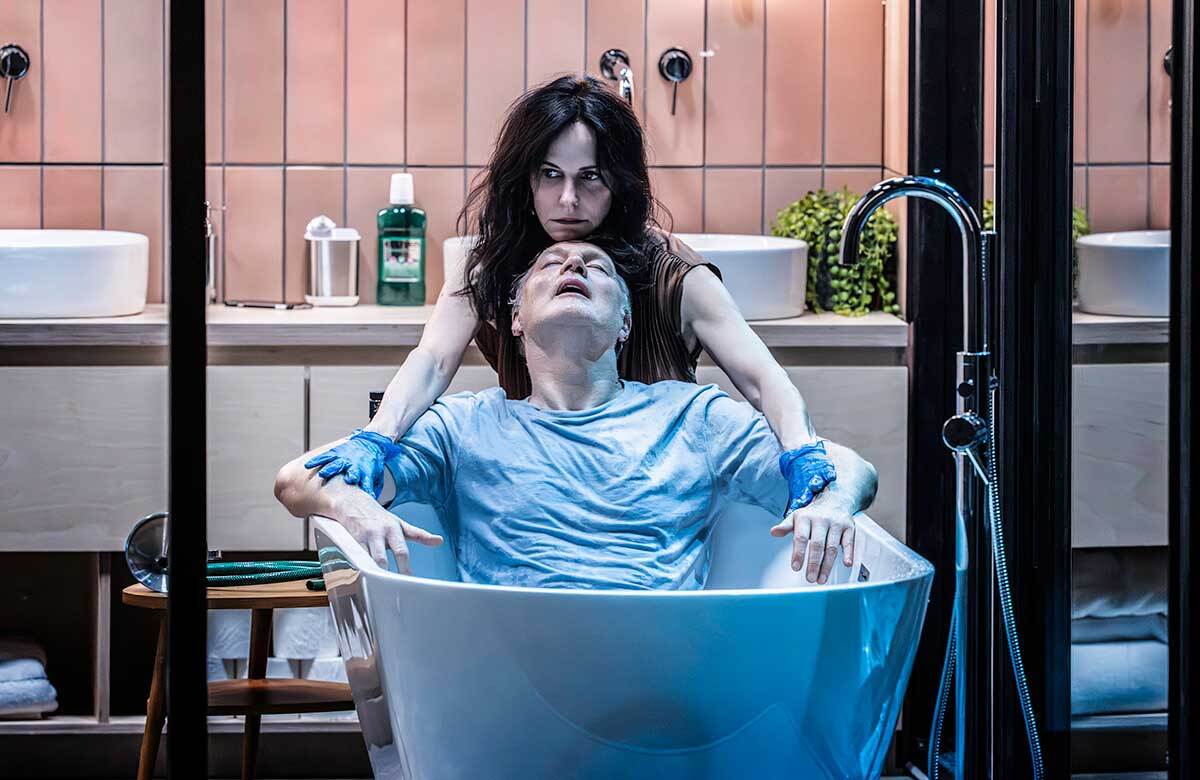 Mary-Louise Parker and David Morrissey in The Oresteia at the Bridge Theatre, London. Photo: Johan Persson Mary-Louise Parker and David Morrissey in The Oresteia at the Bridge Theatre, London. Photo: Johan Persson