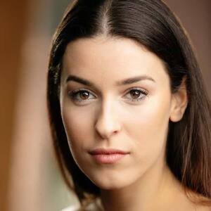 Nuria Cremer-Vazquez