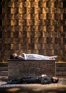 Romeo and Juliet' Review: Richard Madden Stars in Kenneth
